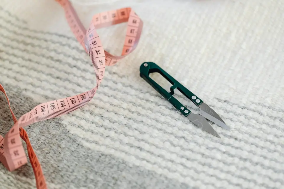 Accessoires spécialisés pour tissus d'ameublement et tapis