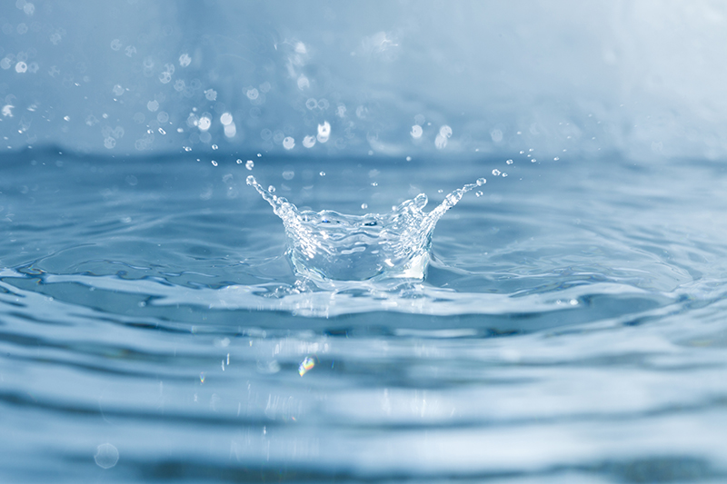 Sistema Exclusivo de Limpieza que Funciona con Agua Sistema de limpieza exclusivo que funciona con agua. Purificador de aire con filtro de agua. Tecnología patentada de limpieza ecológica.